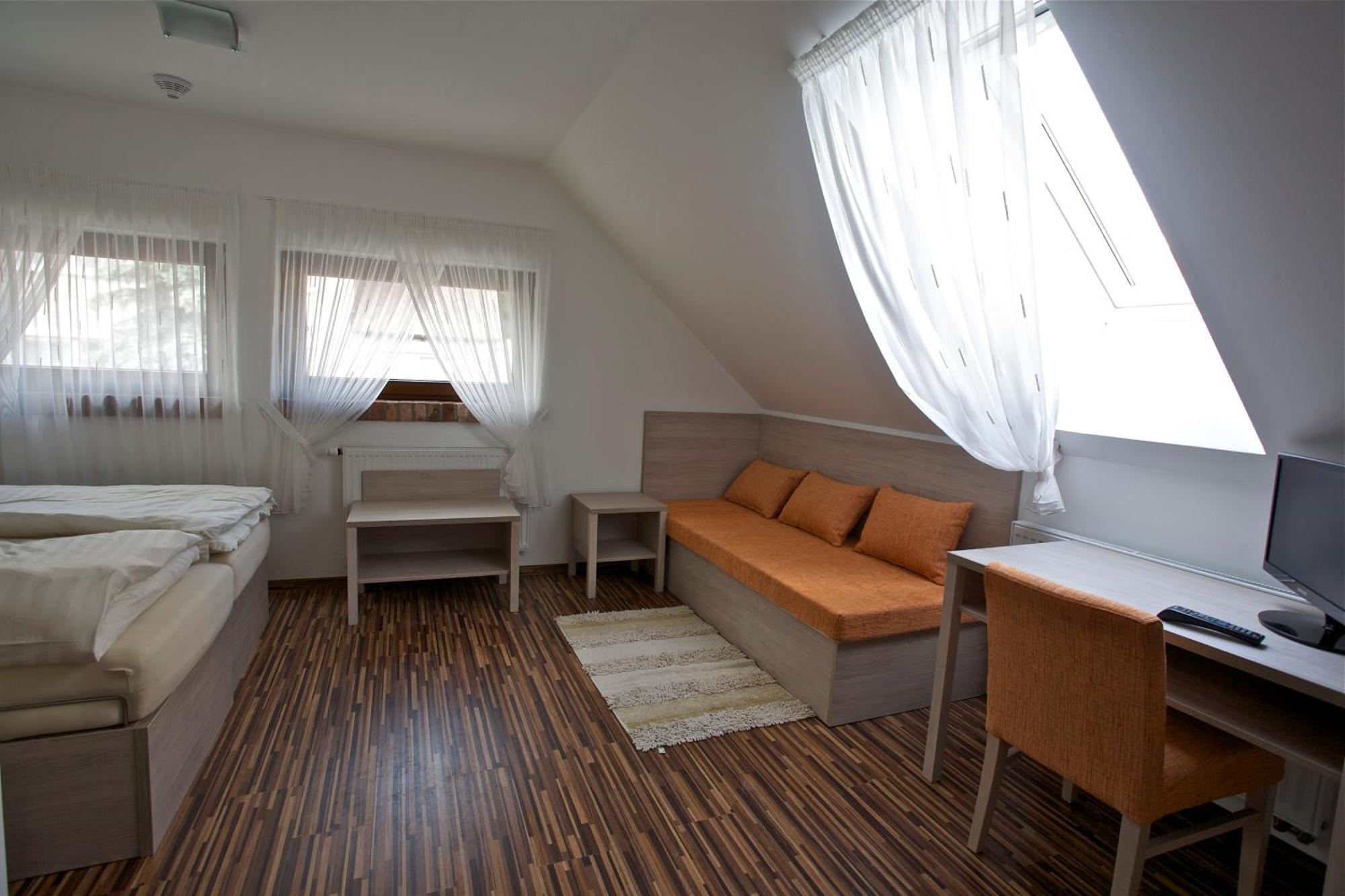 Putnicky Mlyn Hotel Marianka Bagian luar foto